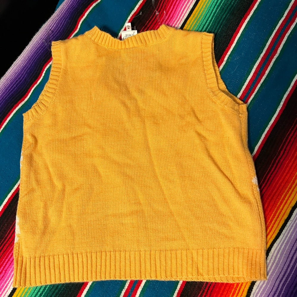🌻Daisy Sweater Vest - Picture 2 of 3